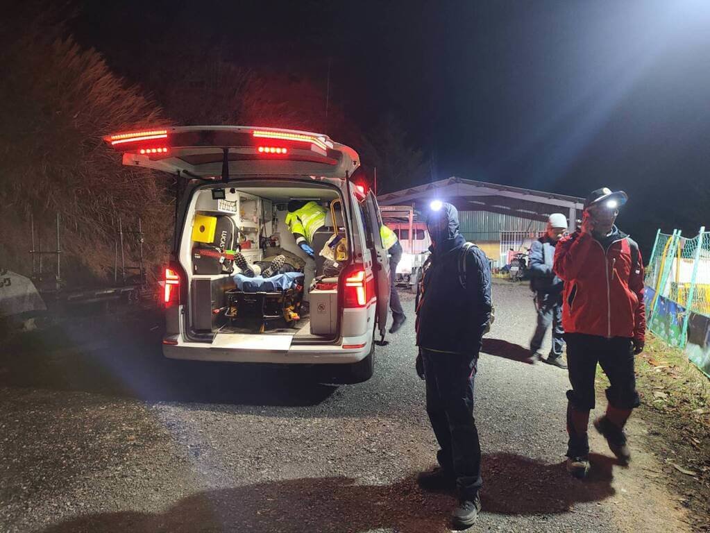 登山隊女山友身體不適求援　中市消防局將收搜救費